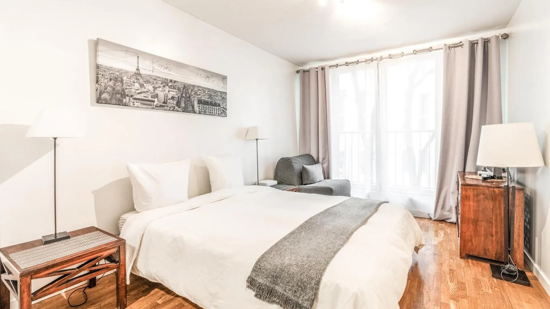 Champs Elysees Flat * Paris